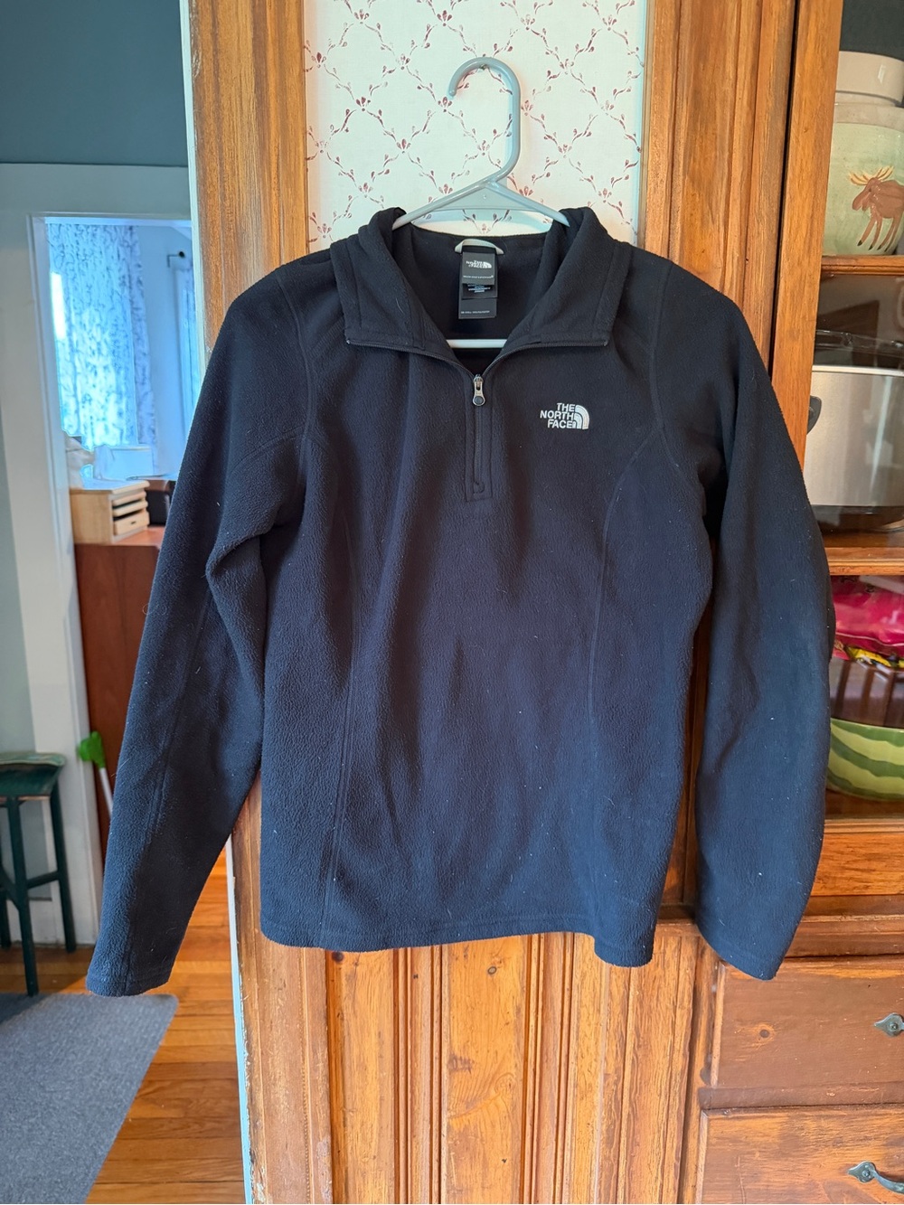 The North Face Women’s Size S Black Quarter-Zip Fleece Pullover